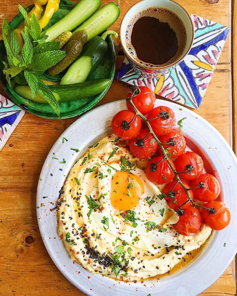 Hummus Eggs & Relaxed tomatoes