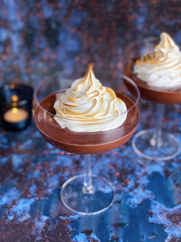 Chocolate Pots with Marshmallow Swirls Chocolate Pots with Marshmallow Swirls