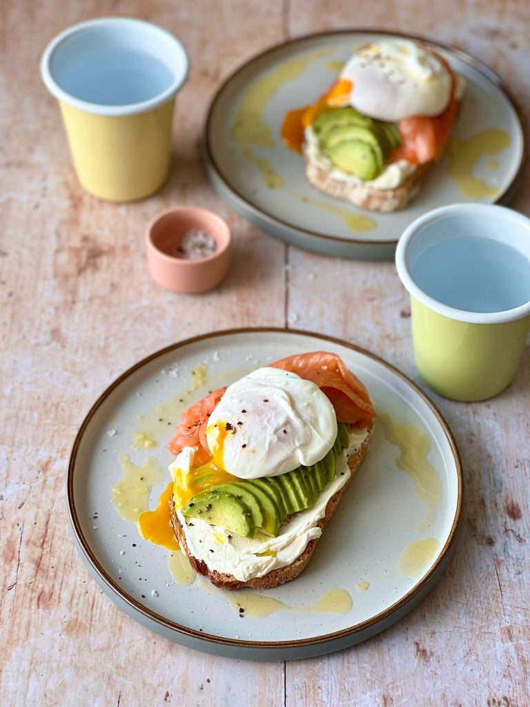 Smoked Salmon and Cream Cheese Toasts