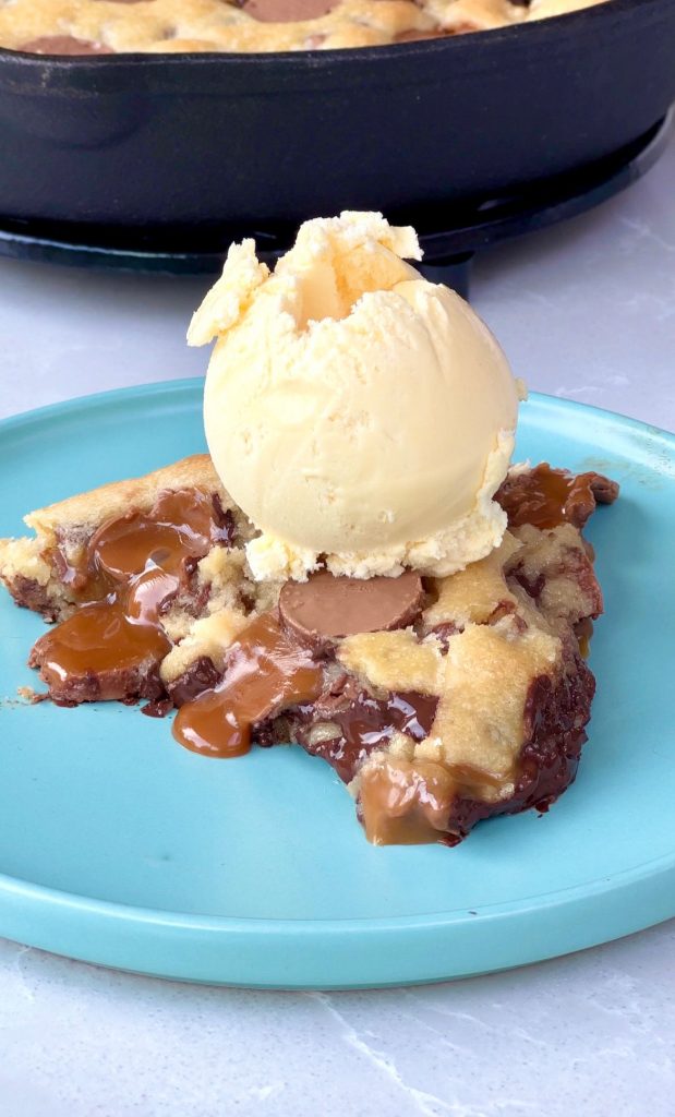 Giant Cookie with Rolos